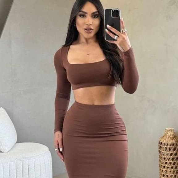 Conjunto Feminino Suplex Longo Cropped e Saia Moda Gringa Casual