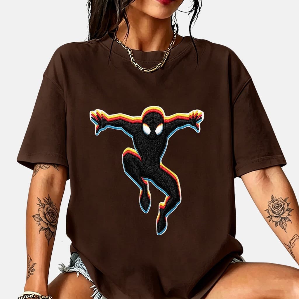 Camiseta Oversized Marrom Estampa Super Herói Mangas Curtas 100% Algodão Moda Feminina Plus Size Bordado
