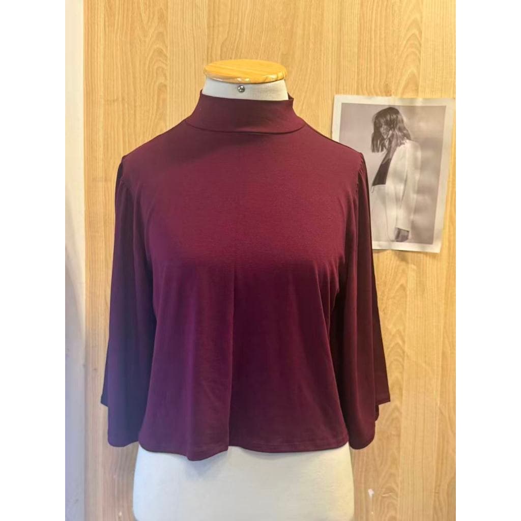 Blusa Cropped Feminina Gola Alta Manga 3/4 Tecido Macio Modelo Básico Casual