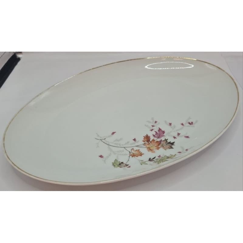 Antiga Travessa Oval Porcelana Real tema floral 36cm por 26cm