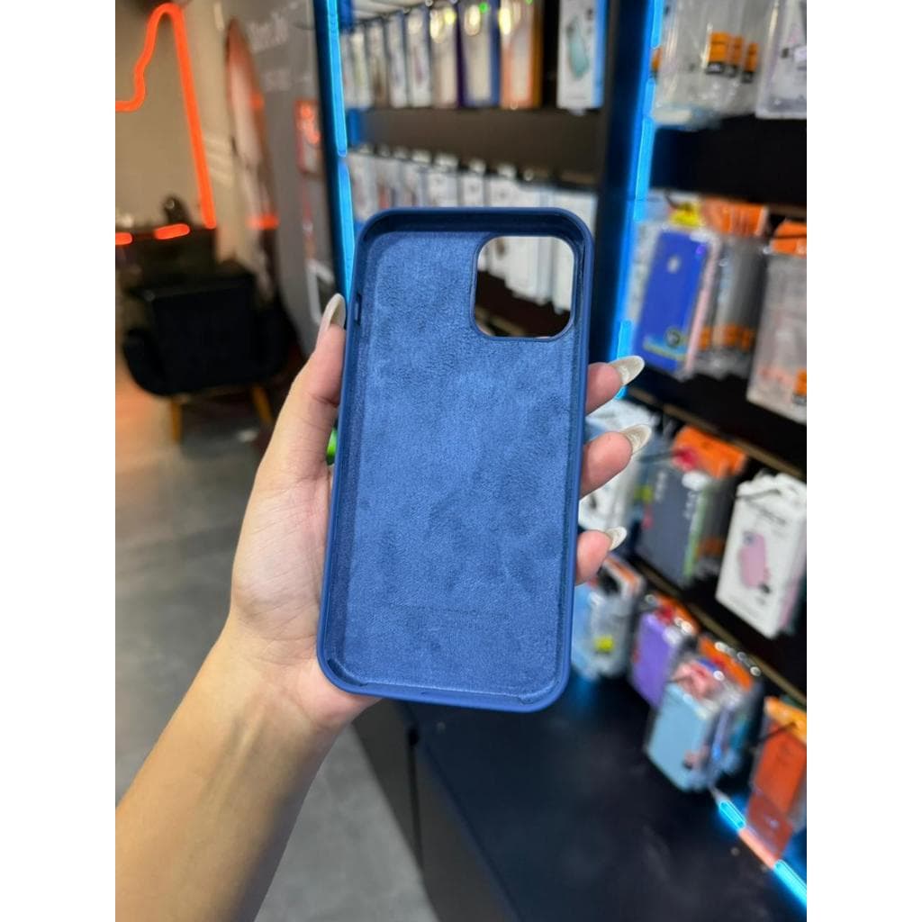 Capa Azul iPhone Silicone Aveludada Premium Antichoque Case Macia Proteção Total