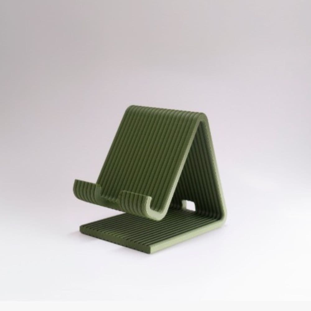 Suporte de Celular Minimalista Canaletado – Design Moderno com Passagem para Carregador