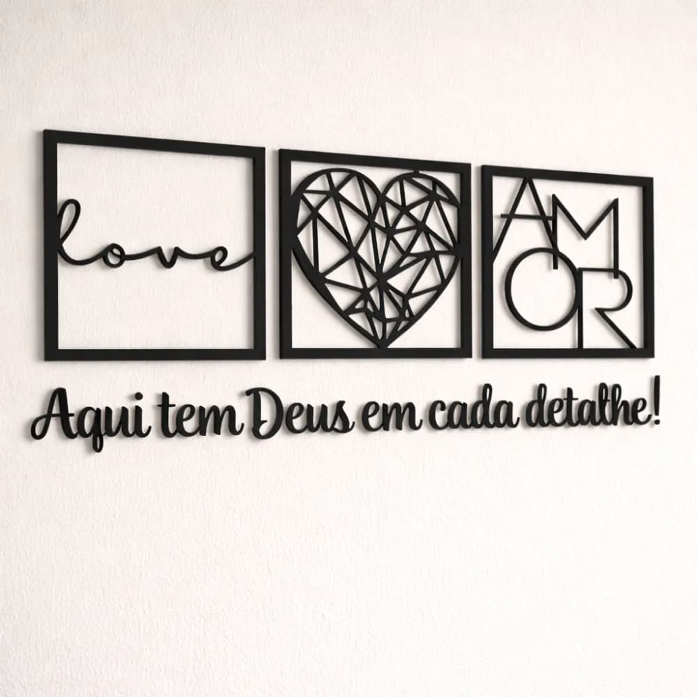 Quadro Aqui Tem Deus Em Cada Detalhe Decoração Frase em Mdf 3mm