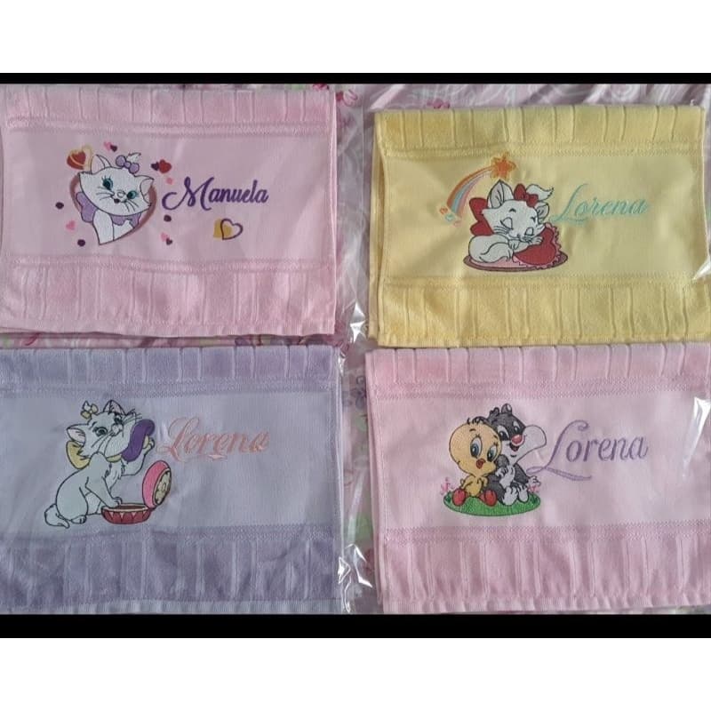 Kit 4 Toalhinhas Escolar Lavabo Personalizada Bordada 30x45cm diversos personagens com nome