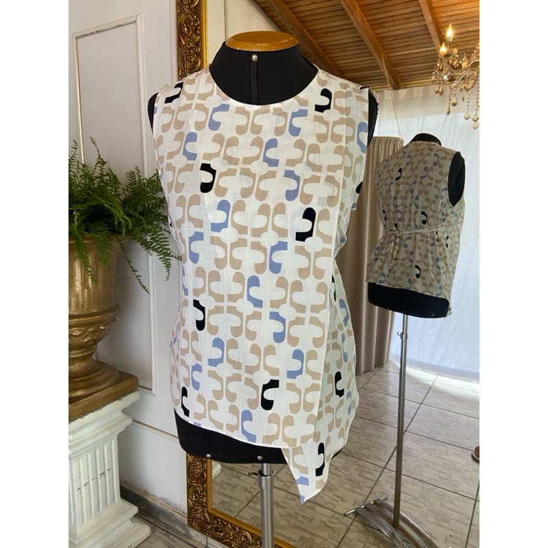 Blusa Regata Assimétrica Dupla Amarração – Frente/Costas