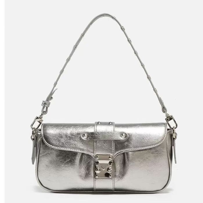 Bolsa feminina vintage em couro encerado para usar no ombro ou transversal.