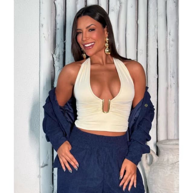 Top Cropped Feminino com Amarração Decote U Forrado Blusa Suplex Poliamida Fivela Dourada Tendência Inverno 2026