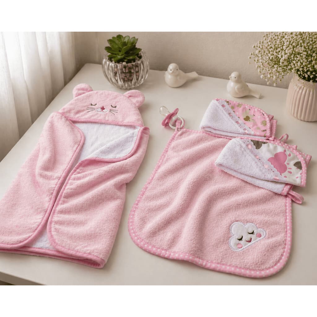 Kit Toalha Banho Bebê 4 Peças 1 Toalha Com Capuz Orelhinha E 3 Porta Chupetas Estampadas