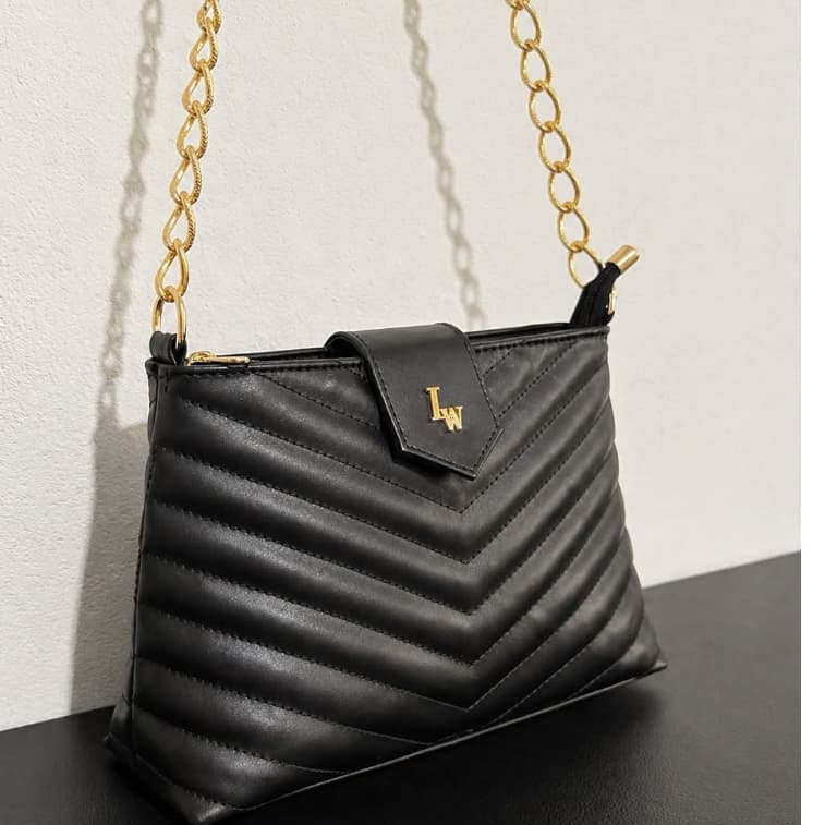 Bolsa Feminina Preta Elegante Ombro Corrente Dourada Matelassê