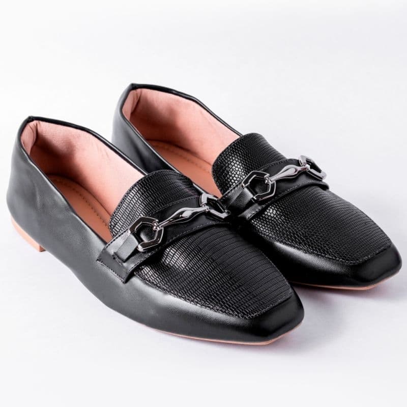 Sapatilha Mocassim Feminino Confort Bico Quadrado Preto com Enfeite Onix