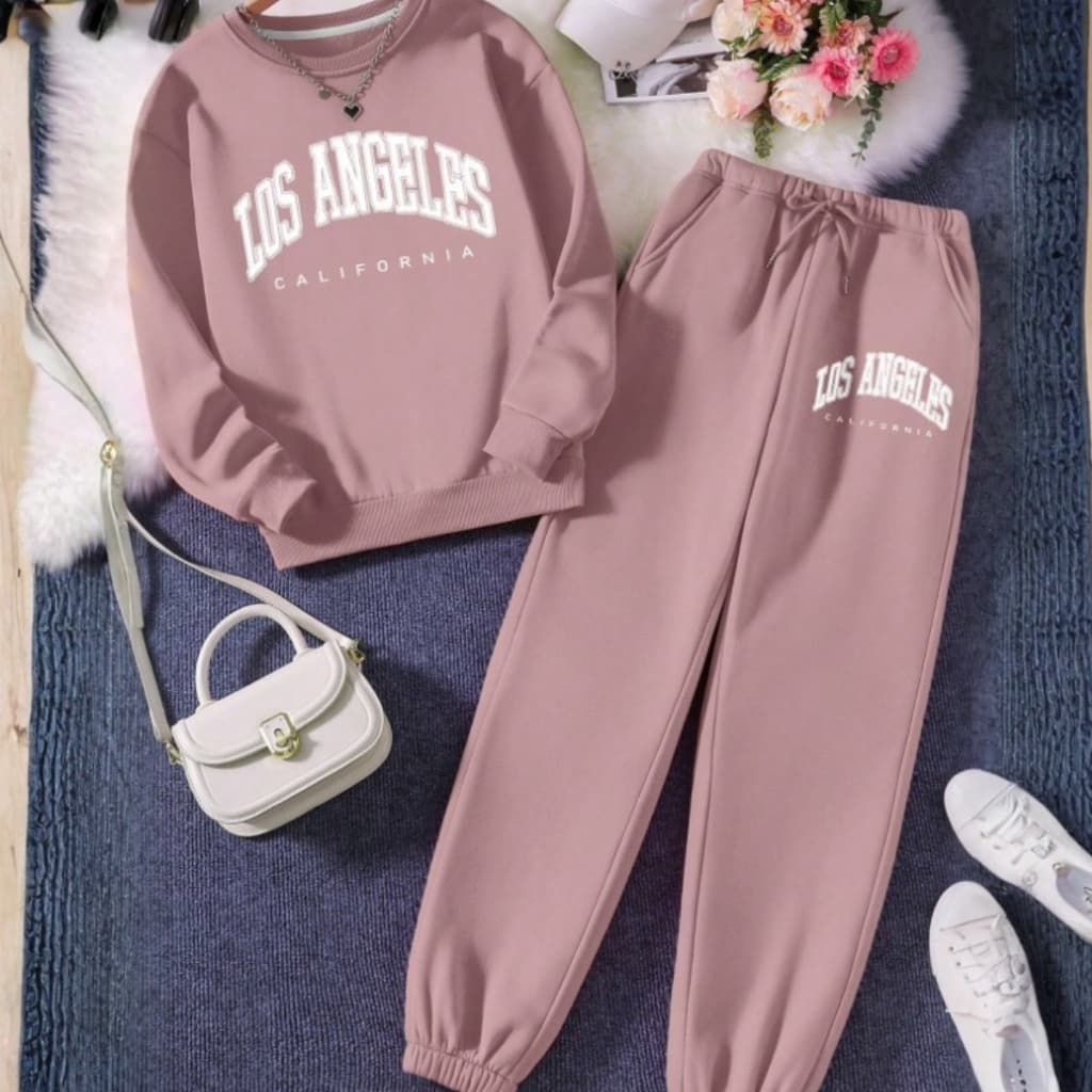 Conjunto Gringo Feminino Los Angeles Rose Escolar Dia a Dia Gola Redonda e Calça Jogger Y2k