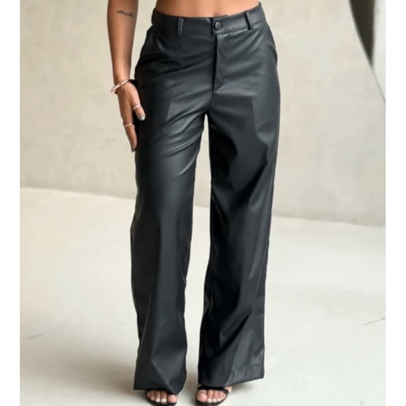 Calça Couro Fake Wide Leg Pantalona Feminina PU Sintético Zíper Botão forrado Bolso