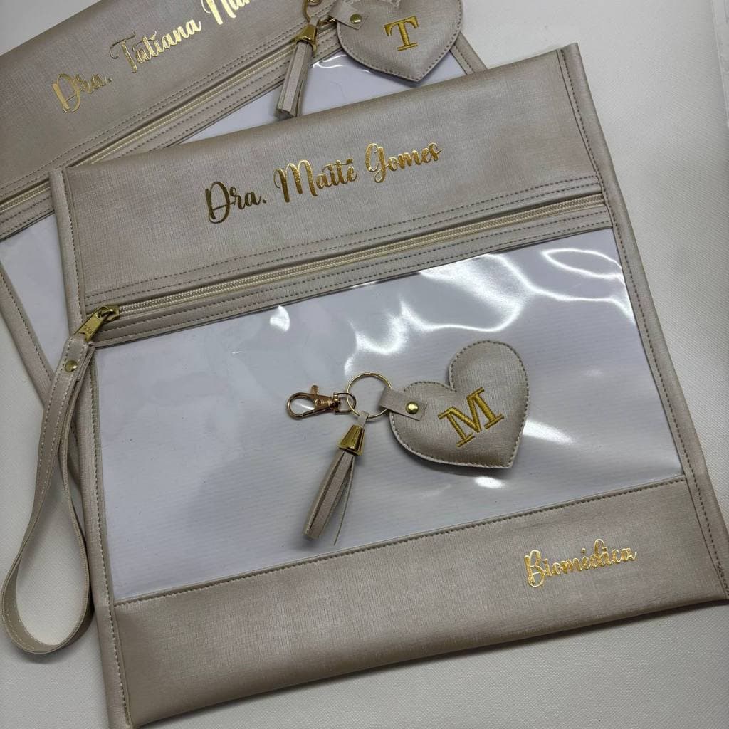 Porta Jaleco e chaveiro de coração personalizados enfermagem medicina