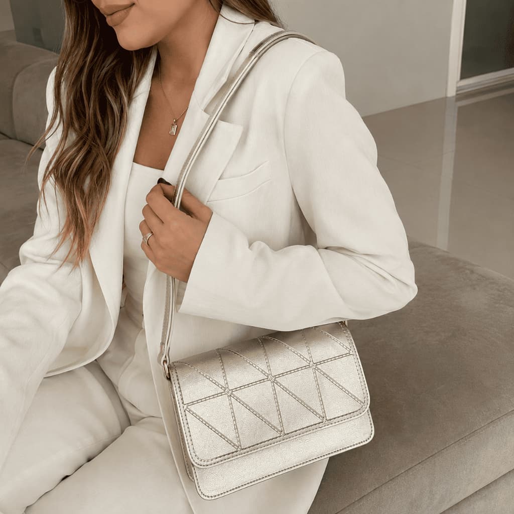 Bolsa Feminina Transversal de Ombro Alça com Regulagem Couro Sintético Resistente