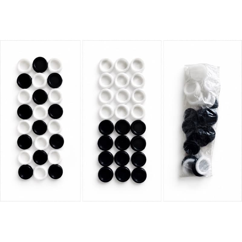 Kit Peças de Dama em Plástico Estilo Botão – 24 Peças (12 Brancas e 12 Pretas)