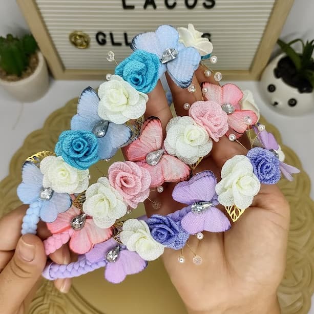 Tiara Infantil de Luxo Camélia / Headband Infantil Jardim Encantado com Flores e Borboletas/ Faixinha de Luxo para Bebê