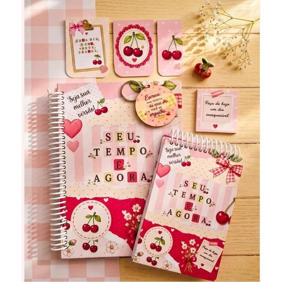 kit Cerejinhas Personalizado e Perfumado: Caderno+Bloquinho+Chaveiro+2 marcador magnético
