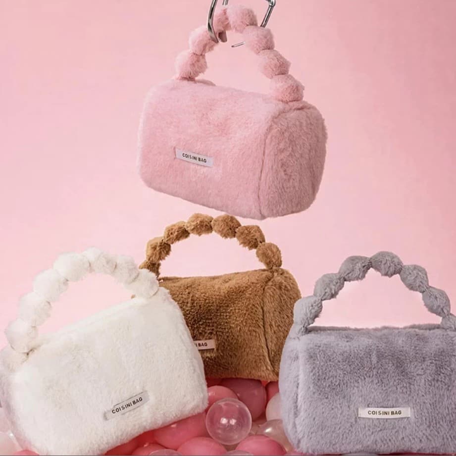 Bolsa para Cosméticos e Acessórios Essencial - Necessaire de Pelúcia Fofa