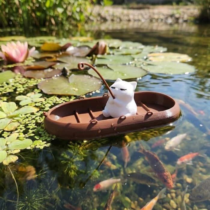 Mini Gatinho Pescador + Mini Barco - Enfeite para Aquário Tanque e Lagoa.