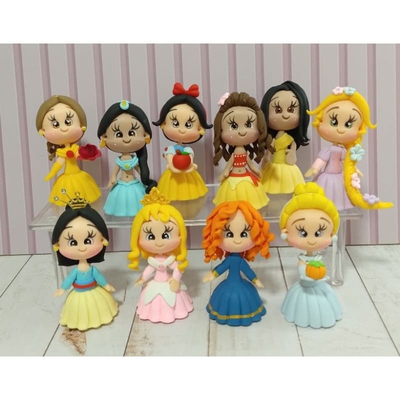 5 princesas em biscuit para lembrancinhas Festa Envio em 15 dias úteis.
