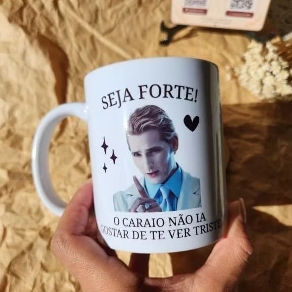 Caneca Meme Seja Forte Crepusculo 325ml, caneca crepusculo, ideia de presente