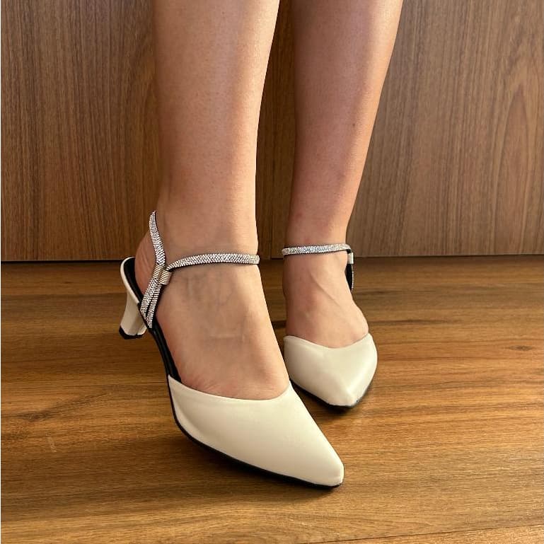 Sapato Scarpin Feminino Bico Fino Salto Médio 5 CM Elegante Confortável Social Moda Atual