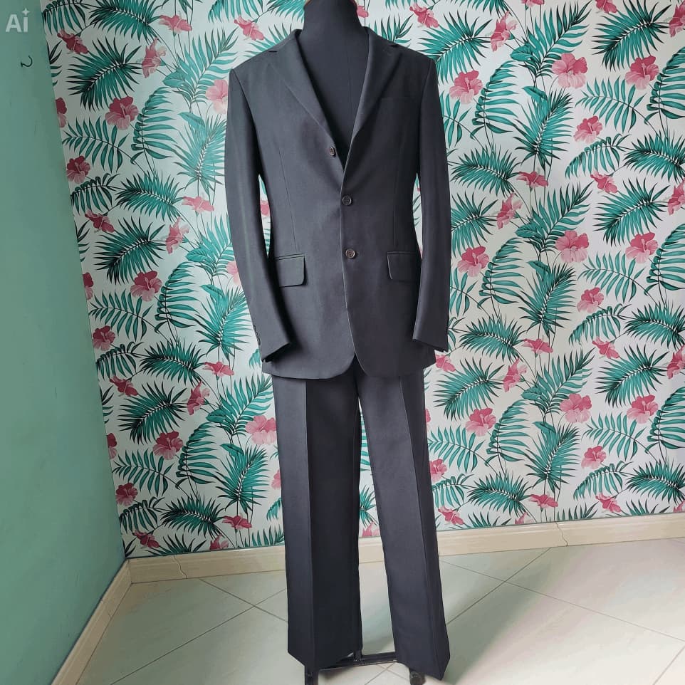 Roupa masculina/Conjunto de terno masculino/Novo.