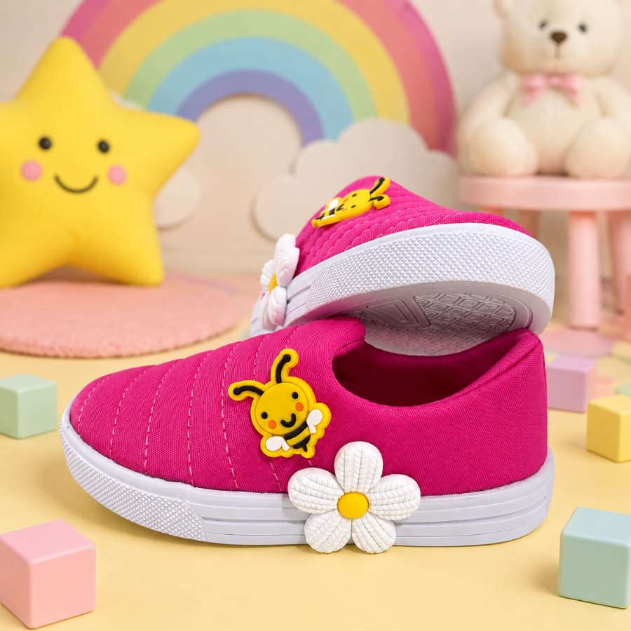 Tênis Infantil Menina Slip On Rosa com Aplique Abelhinha e Flor Casual Confortável Antiderrapante