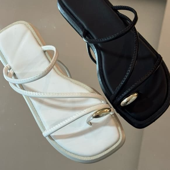 Flatform Confortável com detalhe metalizado Dia a Dia