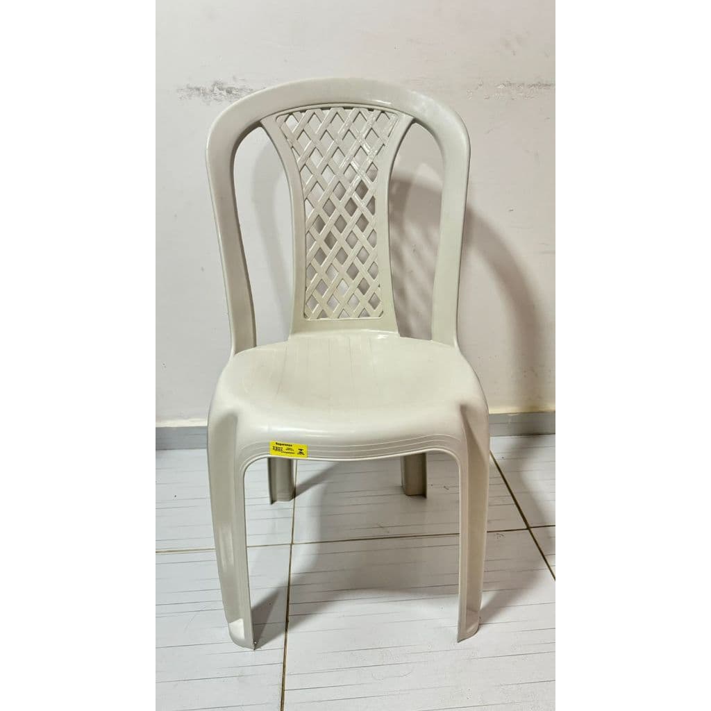 Cadeira plástica Nobre bistro branca