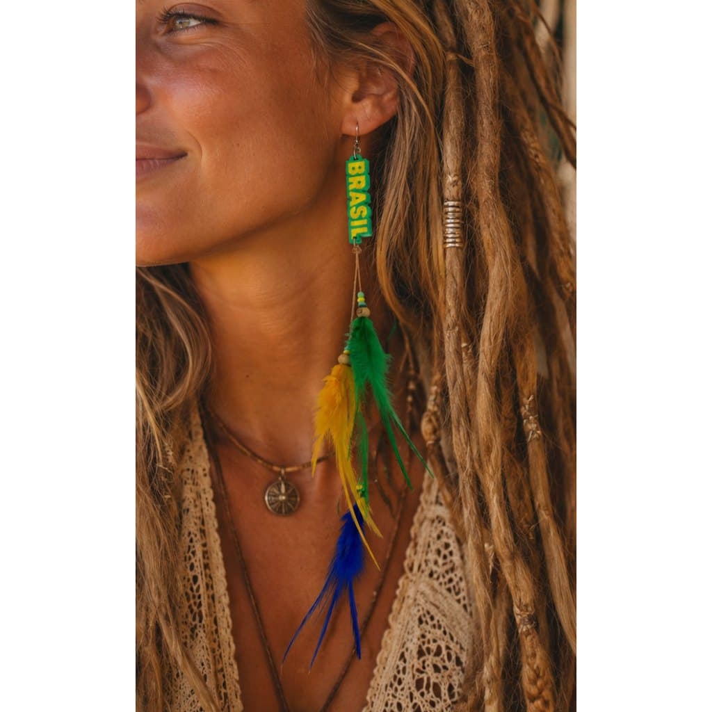 Brinco Brasil Copa do Mundo Feminino com Penas Coloridas Boho Festival
