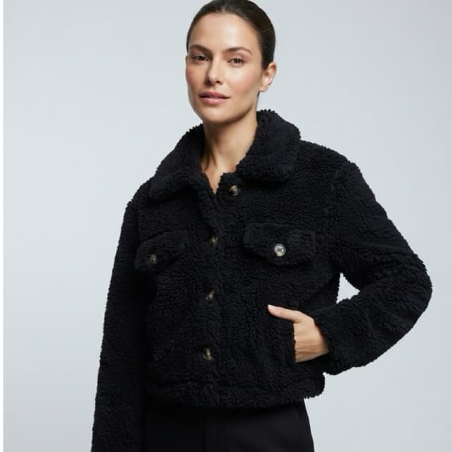 Jaqueta Feminina Cropped Teddy Peluciada Sherpa Botões Casaco Inverno Quentinho