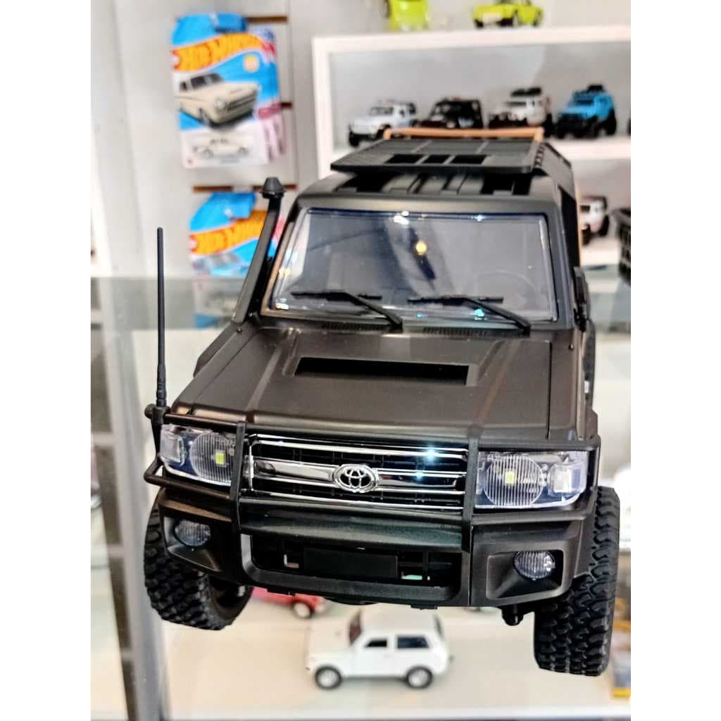 Miniatura Radio Controle Escala 1/12 Off-Road Toyota 4WD MN82S Crawler