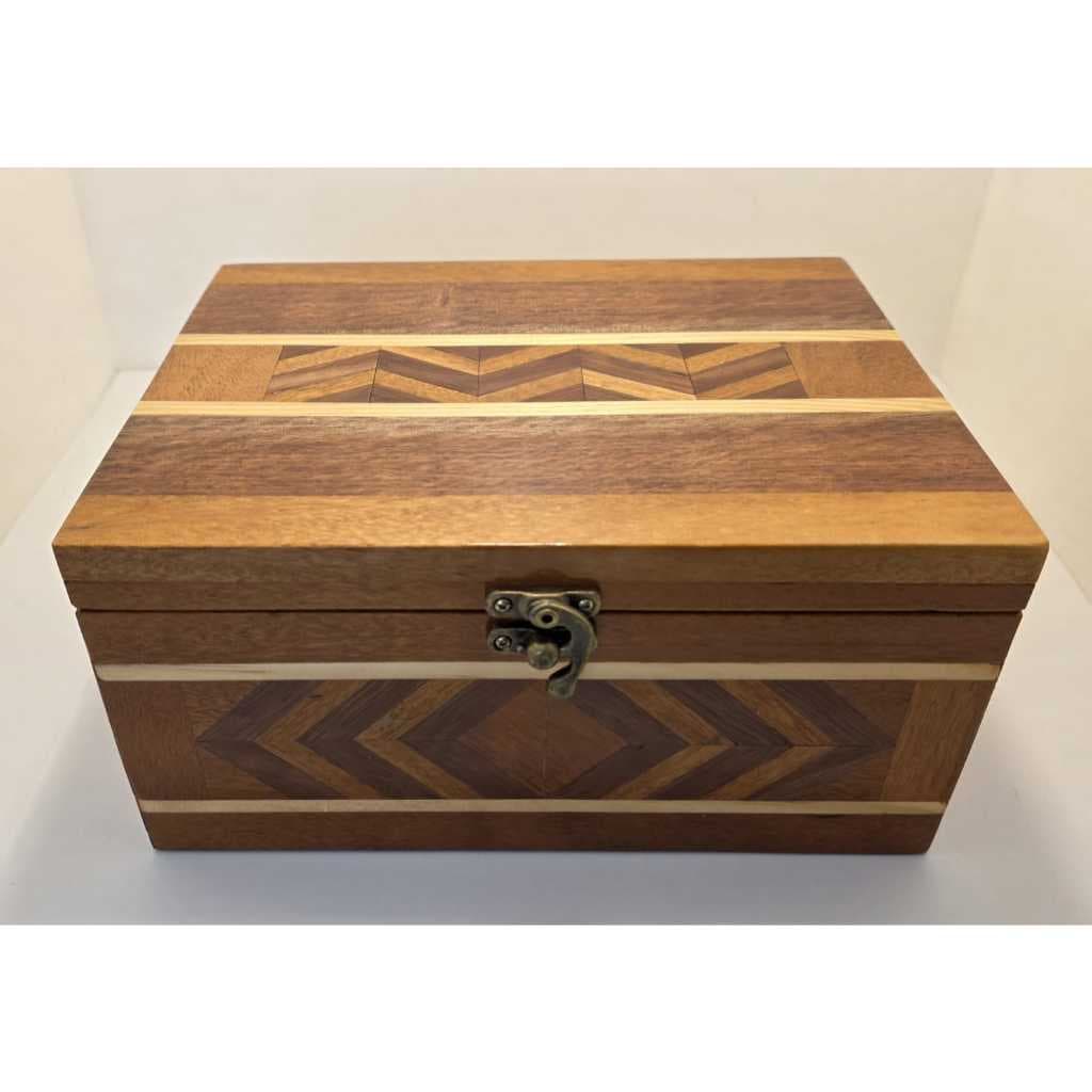 CAIXA DE MADEIRA ARTESANAL EM MARCHETARIA CLÁSSICA 2419-CXC001