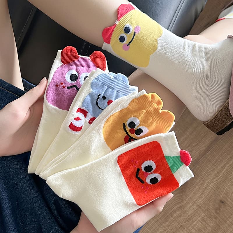 12 Pares de Meia Cano Médio Estampada – Variedade de Cores, Maciez e Ajuste Perfeito