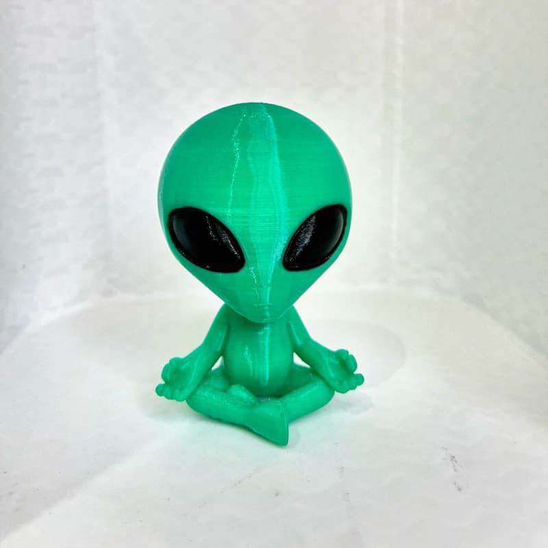 Alienígena Decorativo Zen em PETG | Miniatura ET Meditando | Enfeite Geek Verde Claro | Impressão 3D