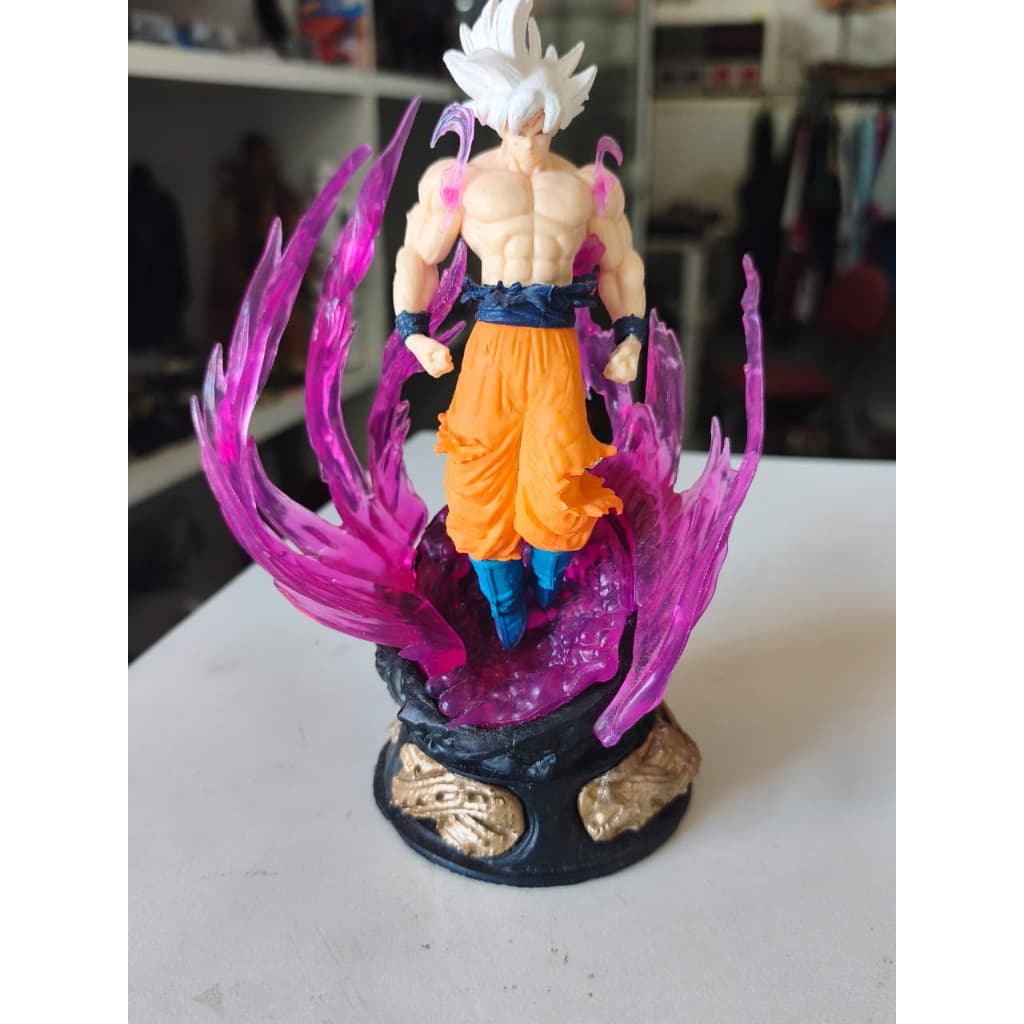 Boneco Goku Instinto Superior Dragon Ball Action Figure Colecionável