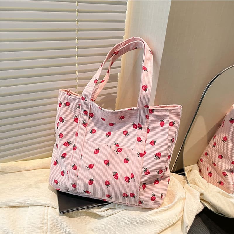 Bolsa Feminina Tote de Veludo Cotelê com Estampa de Morango Grande Capacidade Bolsa de Ombro Casual Fofa