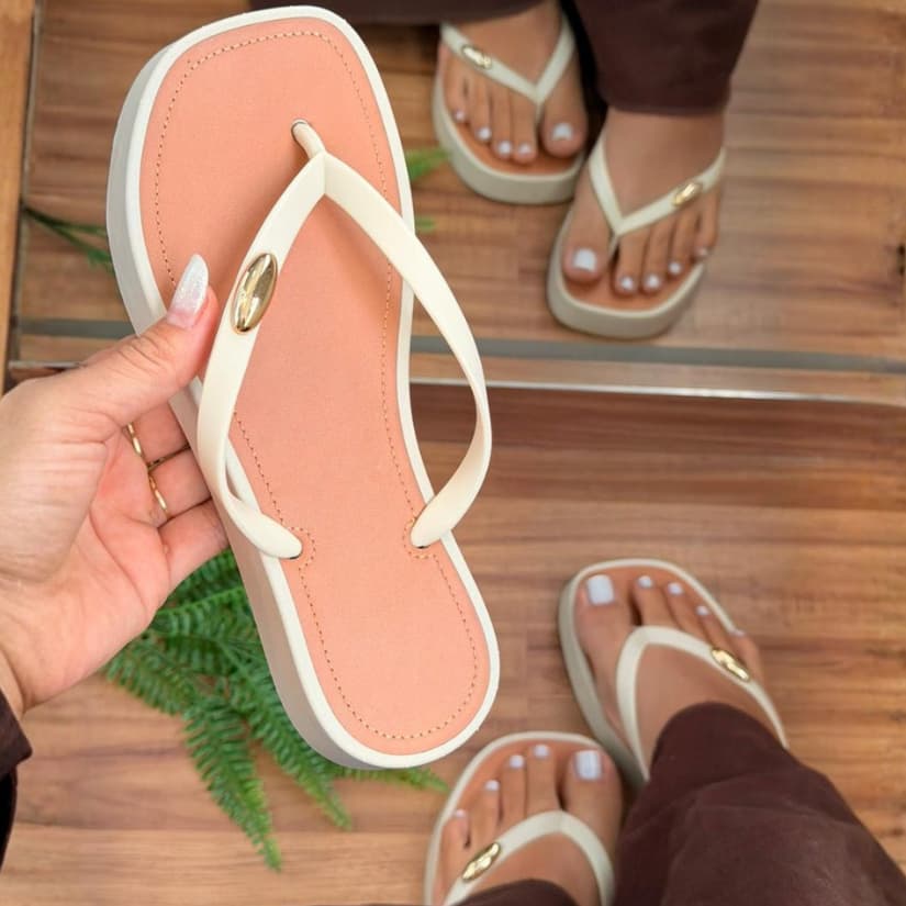 Chinelo Feminino Sandália Plataforma Pedrinha Pingente Ouro Casual Elegante Blogueira