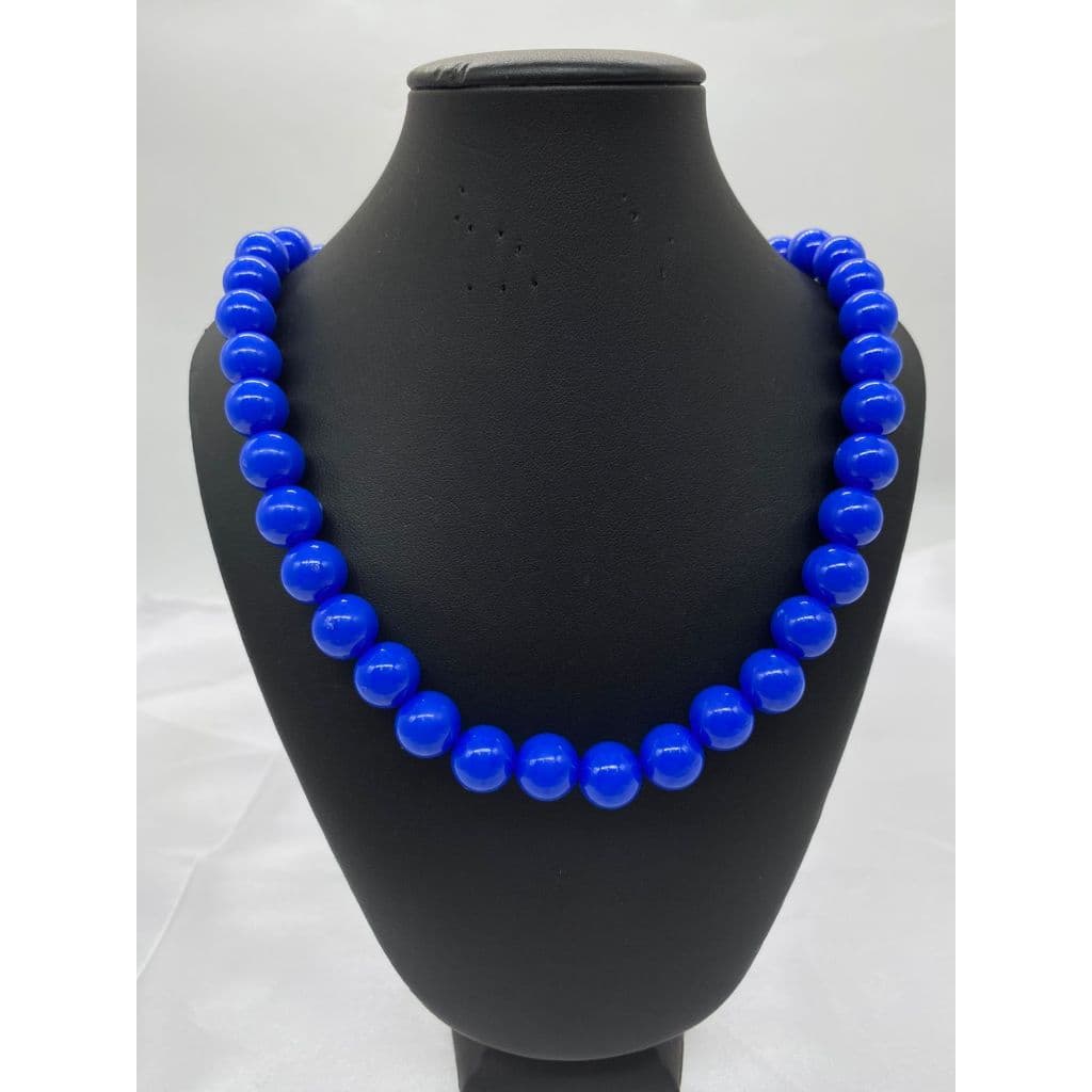 Colar de Bolas – Elegância que Nunca Sai de Moda