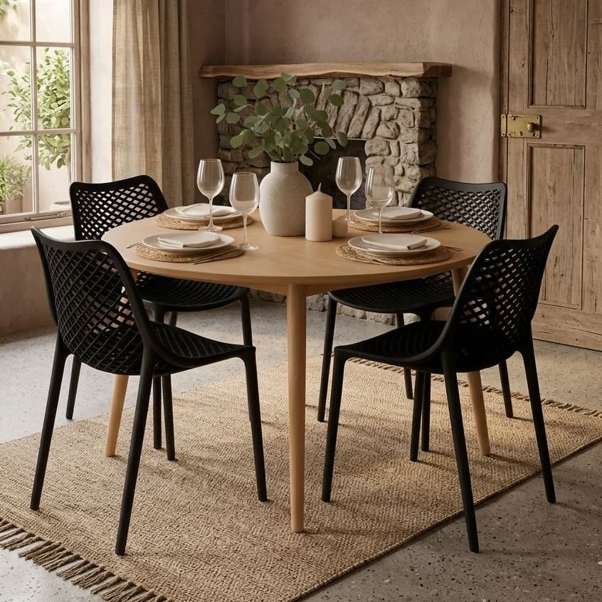 Jogo com 4 Cadeiras Suitis Preto com Designer Moderno Resistência e Estilo Da Sala à Varanda Gourmet