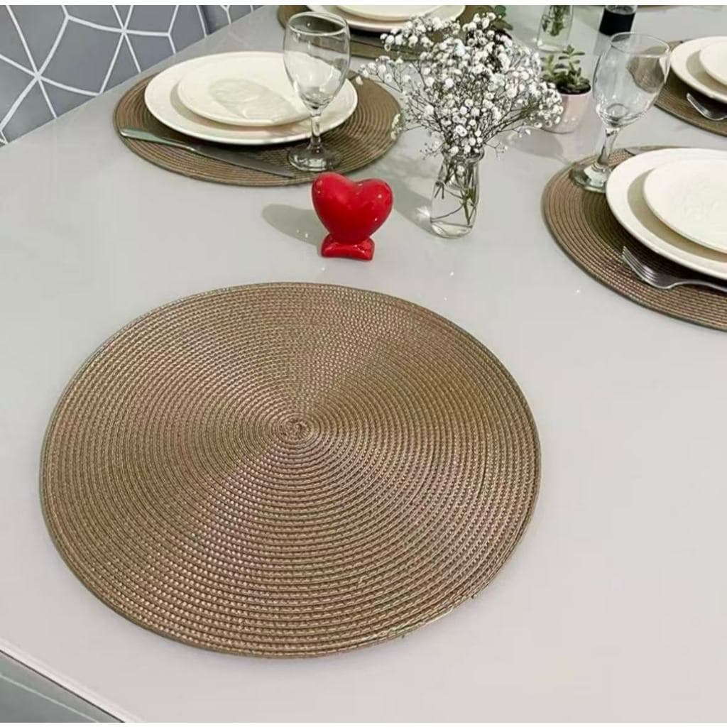 Kit com 3 ou 6 jogos americanos redondos estilo sousplat, 38cm, ideal para mesa posta.
