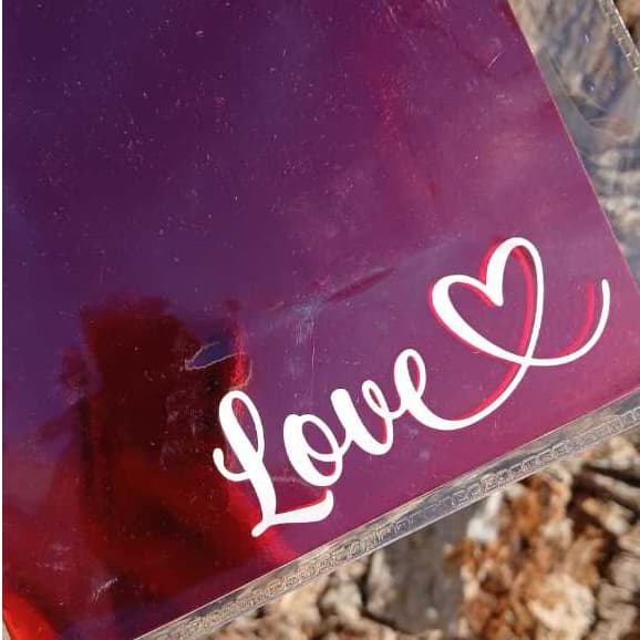 Adesivo Vinil Palavra Love 9x3cm – Kit com 10, 20, 30 ou 50 Unidades – À Prova d'Água
