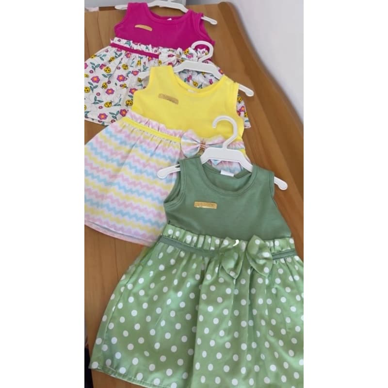 Kit com 3 Vestido Bebê Kit com 3 peças 0 a 4 meses Roupa de Bebê Menina