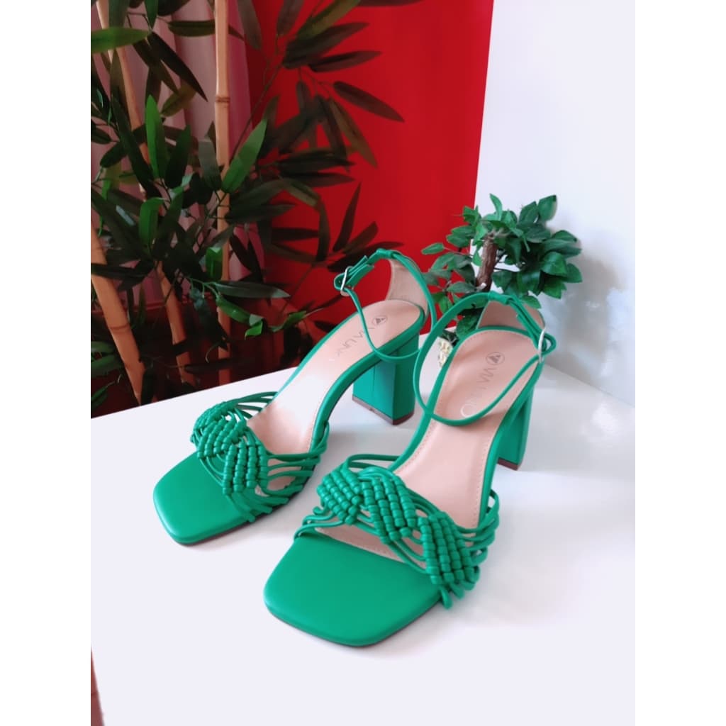 sandália trançada verde via uno