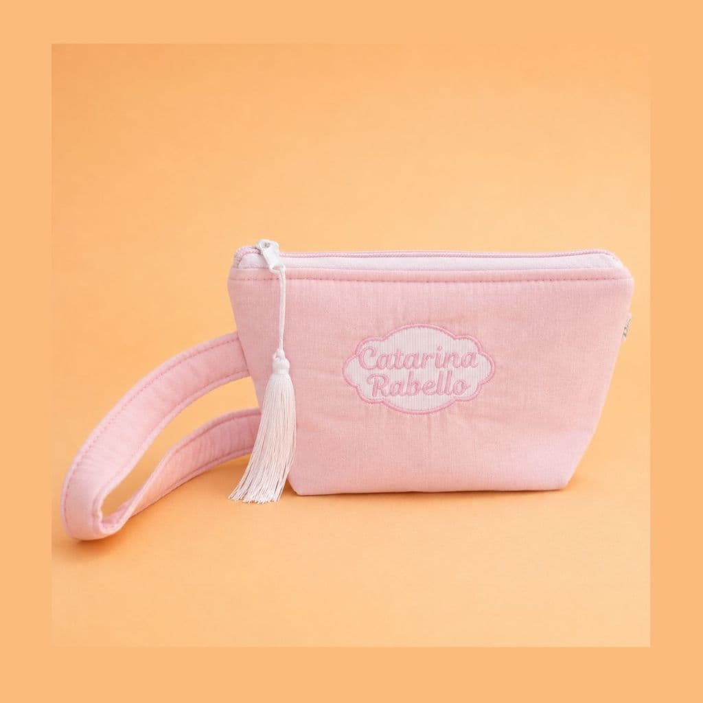Necessaire personalizada com alça e forro impermeável