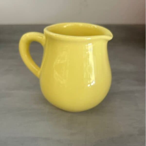 Leiteira Lisa 600ml Cor Amarelo escuro Cerâmica Esmaltada