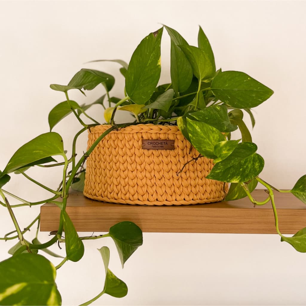 Cesto Organizador Multiuso Crochê Cachepô para Plantas de Malha Premium e Base Acrílica 25x12cm