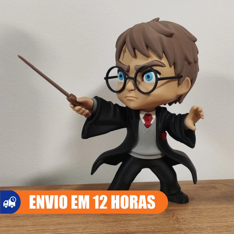 Figure Harry Potter 20cm com Varinha - Boneco Colecionável Wizarding World Presente Geek Fã Hogwarts