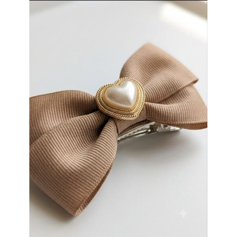 Aplique Chaton coração pérolado ABS com borda dourado 1.5x1.3 mm. com 5 e 10 Unidades.